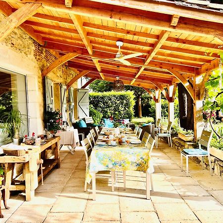 Le Relais Des Anges Bed and Breakfast Mercuès Exteriör bild