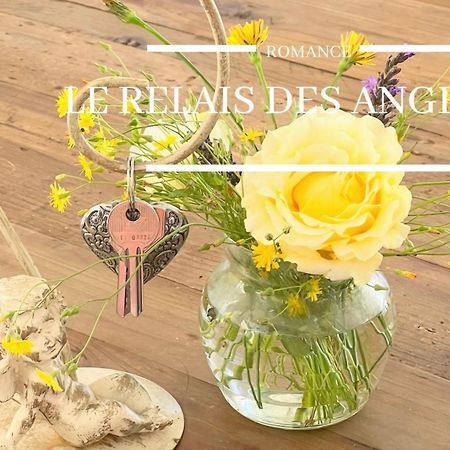 Le Relais Des Anges Bed and Breakfast Mercuès Exteriör bild