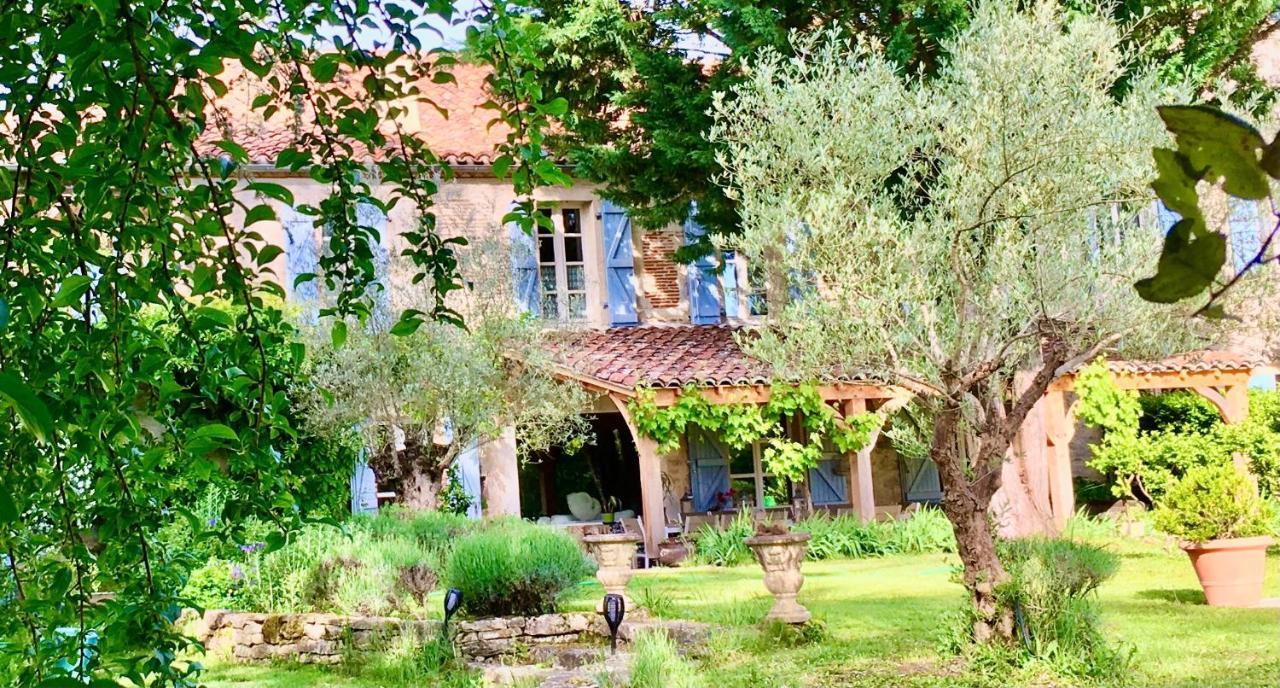 Le Relais Des Anges Bed and Breakfast Mercuès Exteriör bild