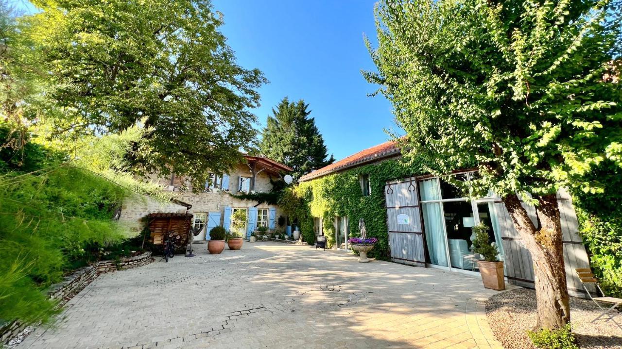 Le Relais Des Anges Bed and Breakfast Mercuès Exteriör bild