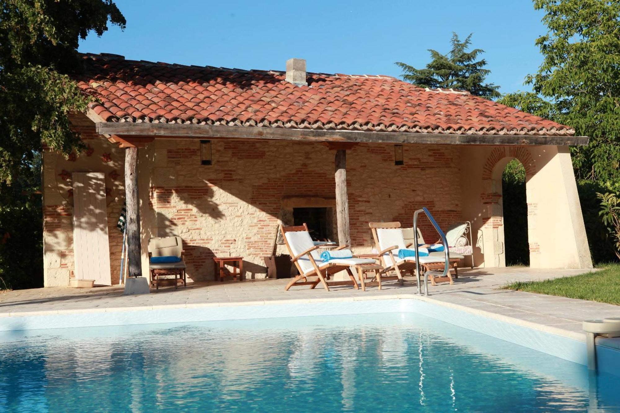 Le Relais Des Anges Bed and Breakfast Mercuès Exteriör bild