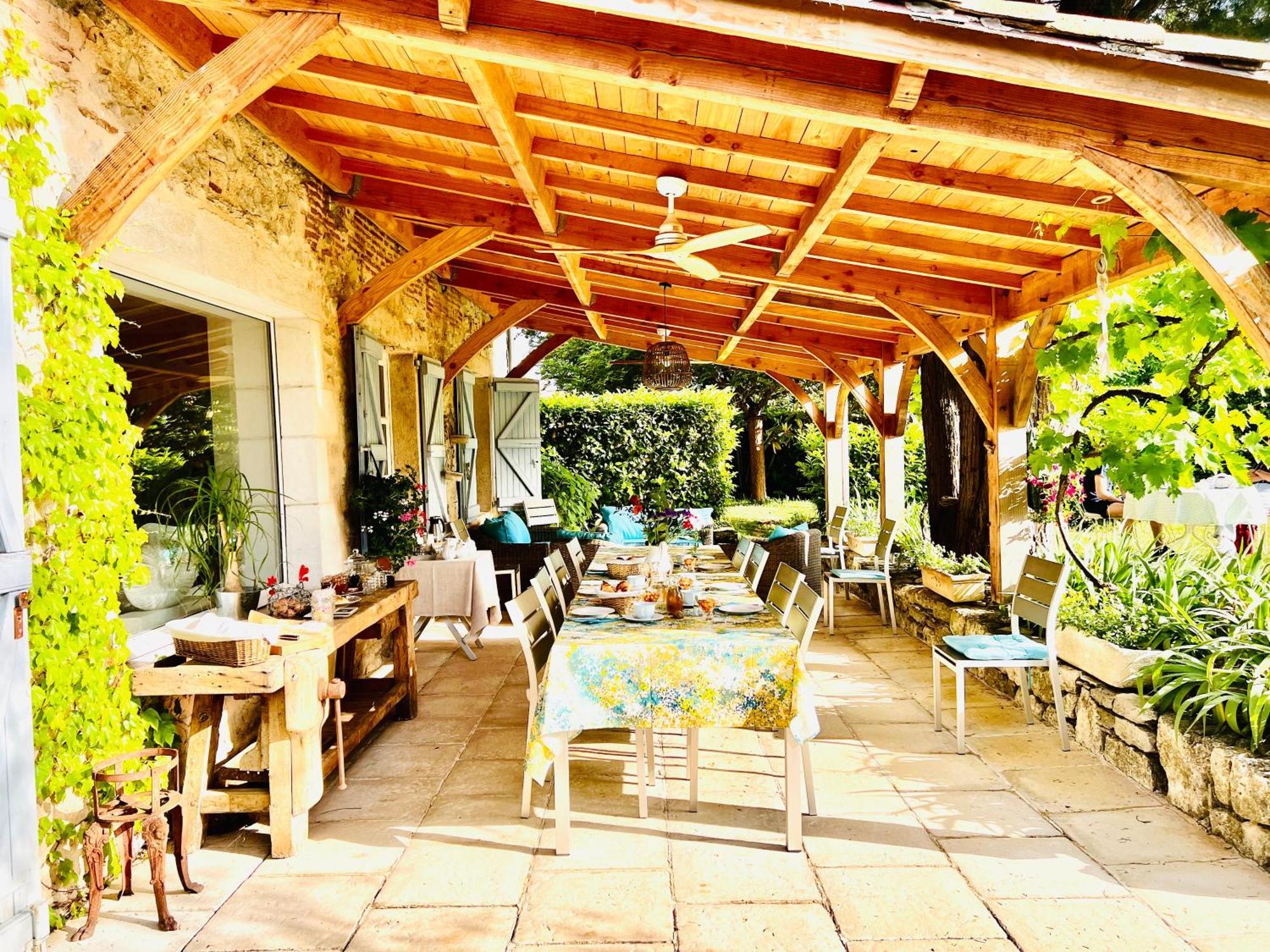 Le Relais Des Anges Bed and Breakfast Mercuès Exteriör bild