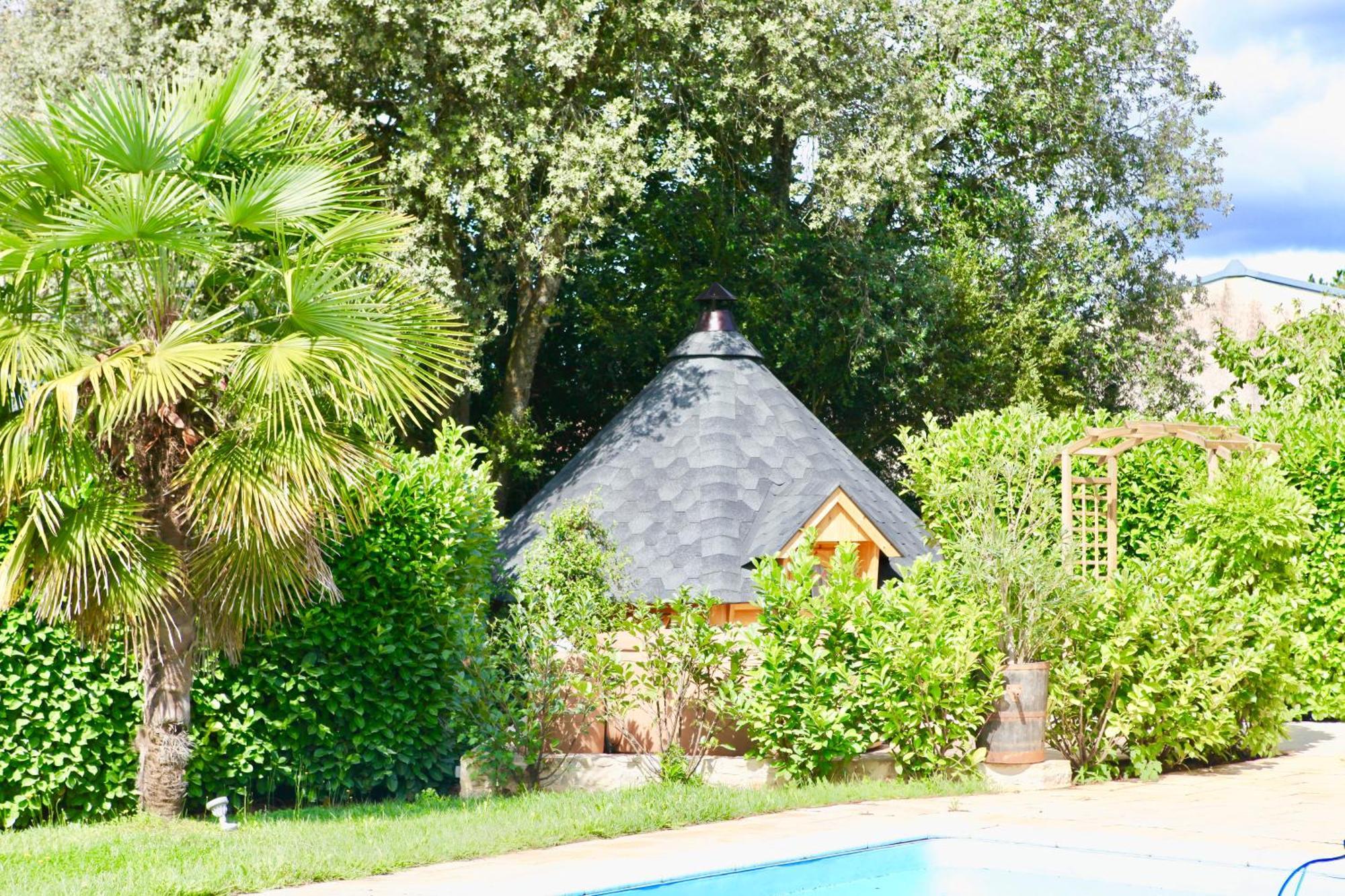Le Relais Des Anges Bed and Breakfast Mercuès Exteriör bild