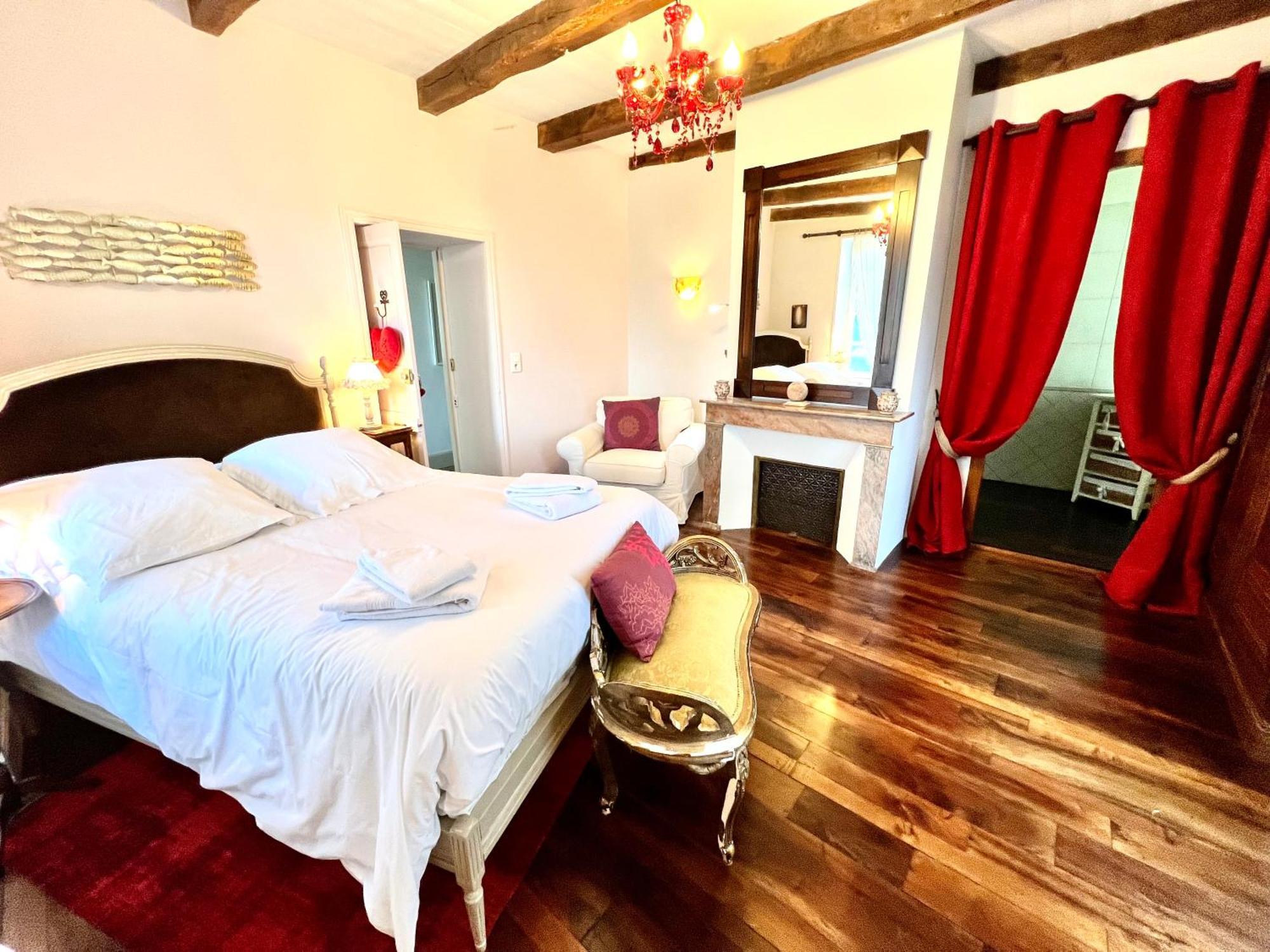 Le Relais Des Anges Bed and Breakfast Mercuès Exteriör bild