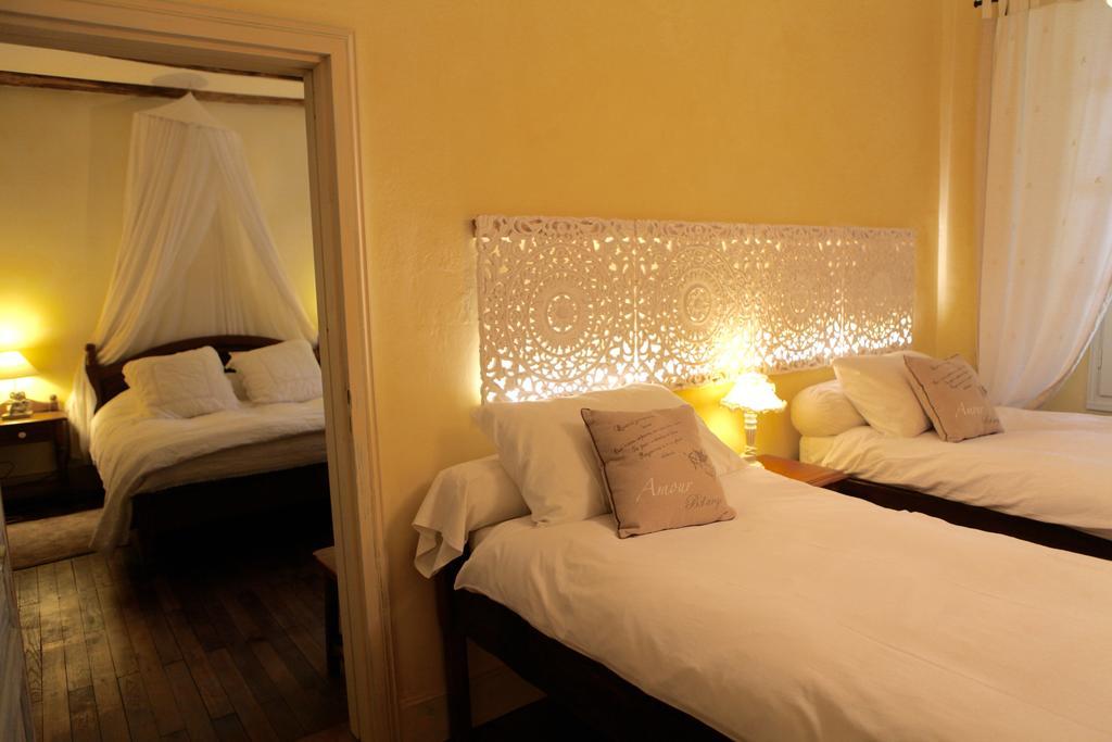 Le Relais Des Anges Bed and Breakfast Mercuès Exteriör bild