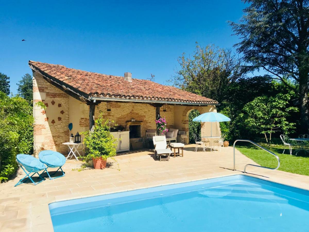 Le Relais Des Anges Bed and Breakfast Mercuès Exteriör bild